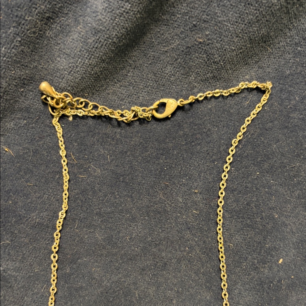 Elegant Circle Necklace - Picture 3 of 3